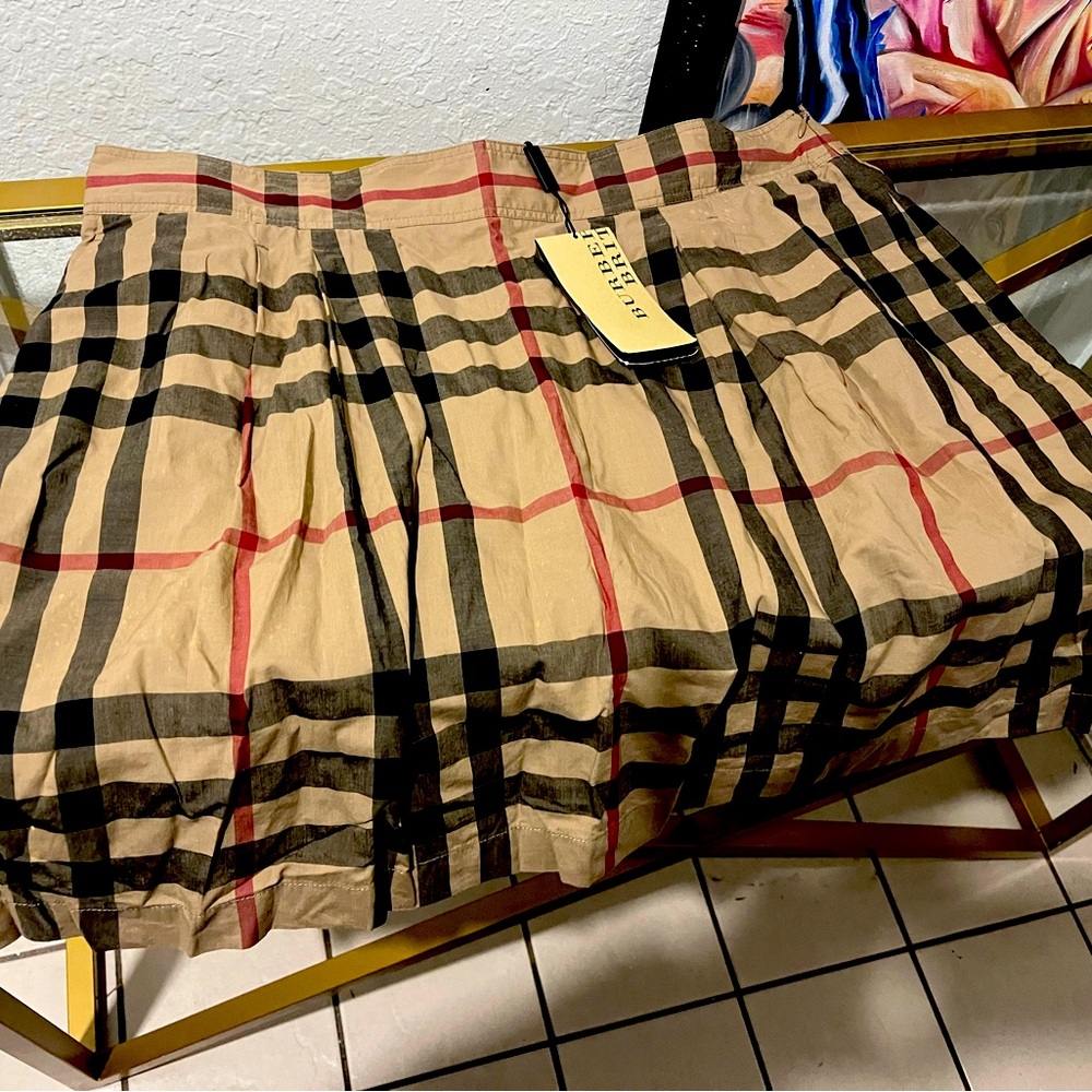 Burberry womens skirt